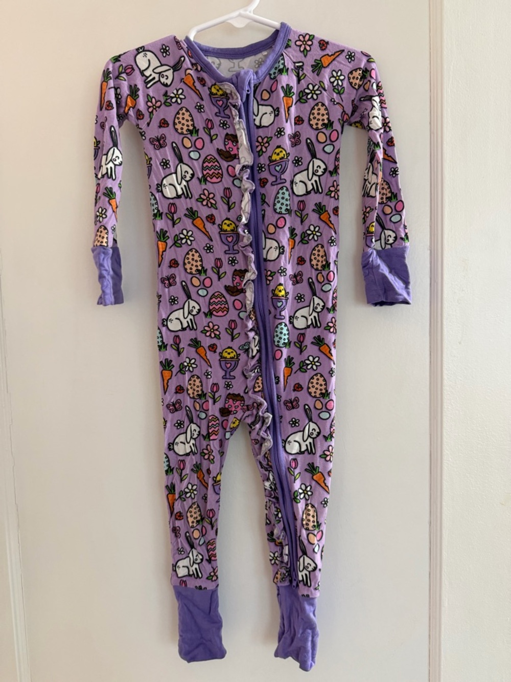 Kiki & Lulu Footy Zippy Easter bunny pajamas in size 12-18 months